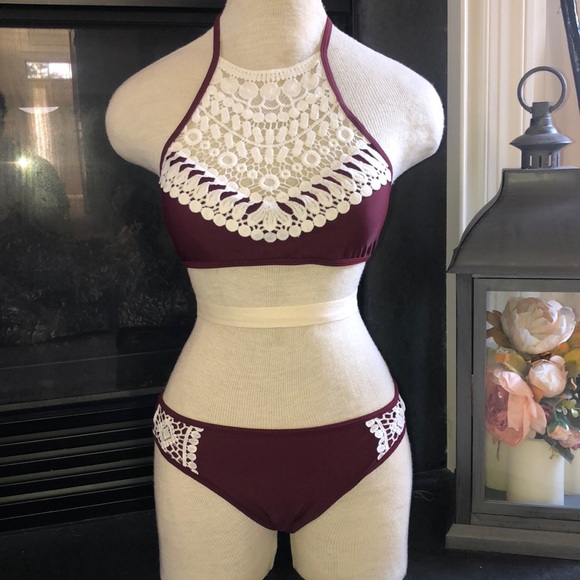 Wine & lace bikini - Picture 2 of 5